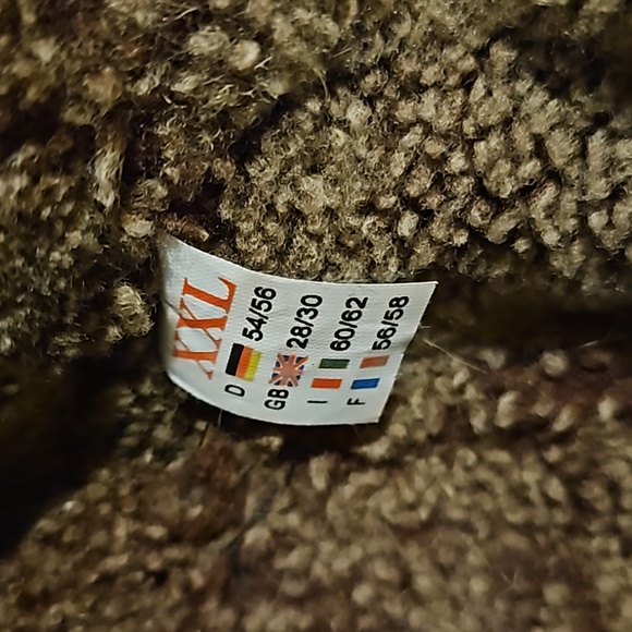 Vintage Vittorio Sheepskin Winter Hat - Picture 7 of 7